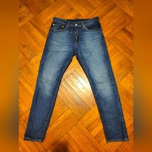 Levi medium wash denim